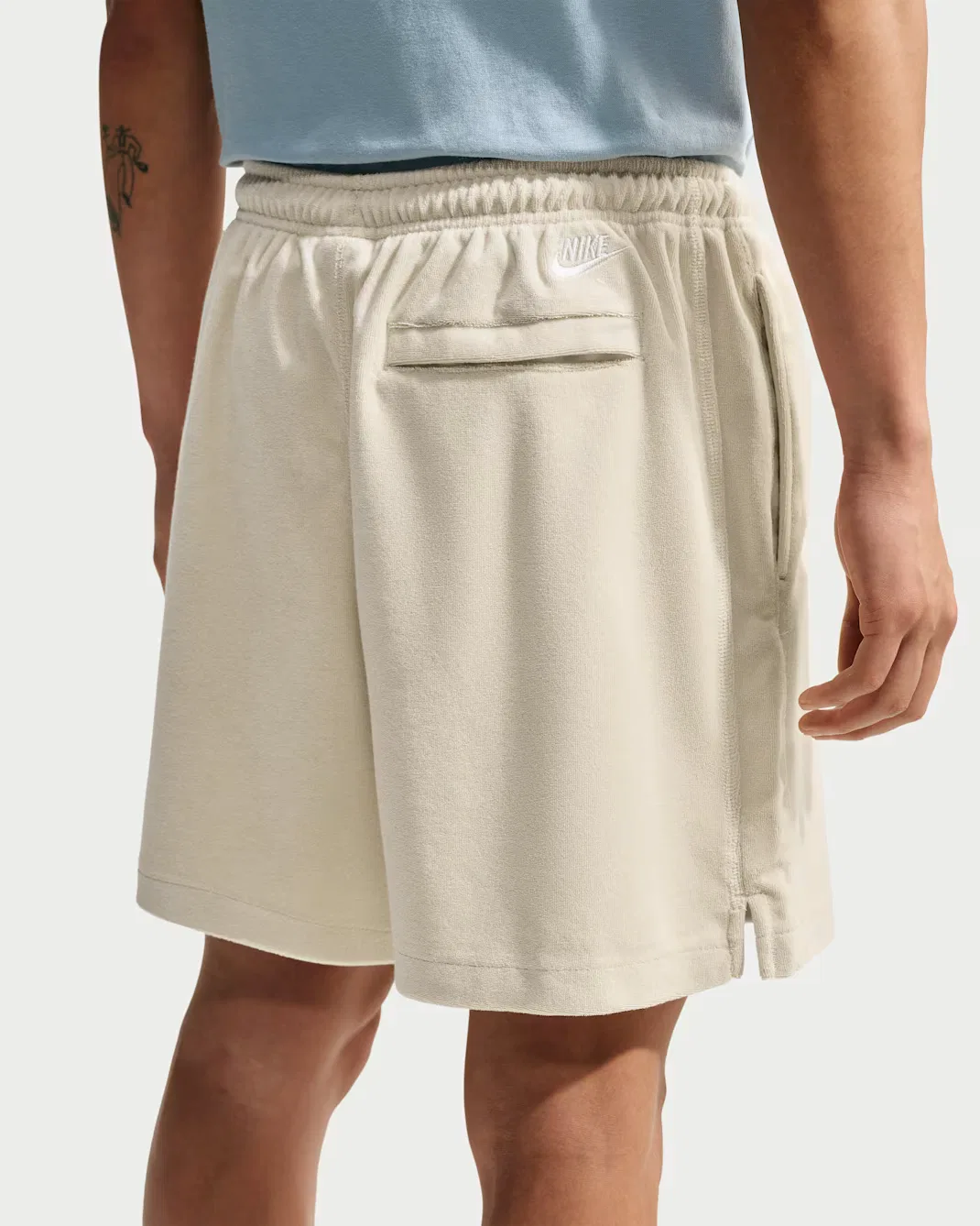 Мужские махровые шорты Nike Club, Light Khaki/White/Phantom — фото 3