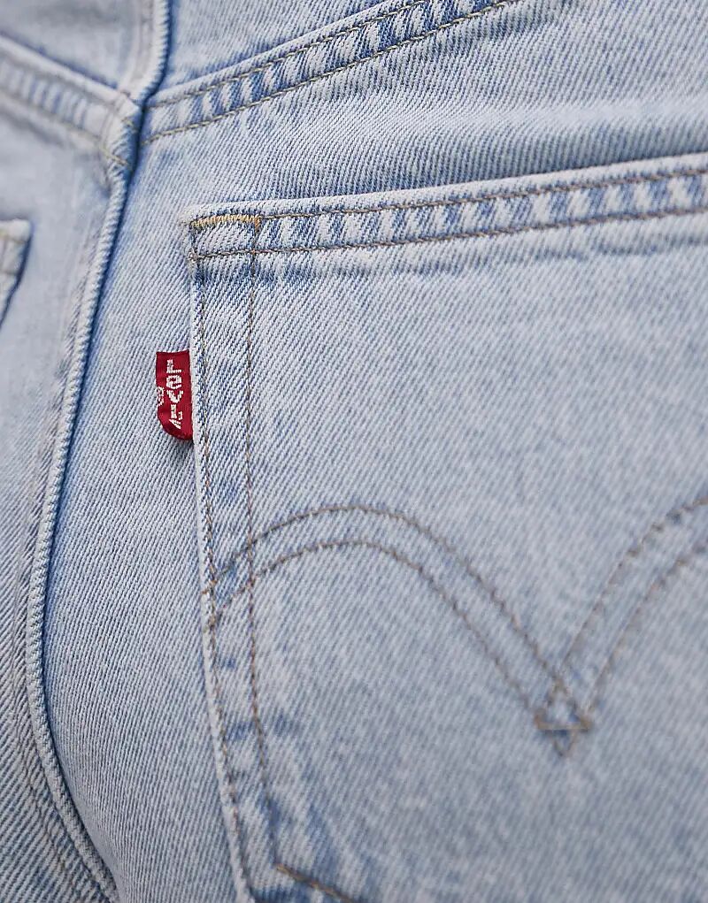 Джинсовые шорты Levi's длиной до середины бедра с застежкой-молнией светлого оттенка — фото 3