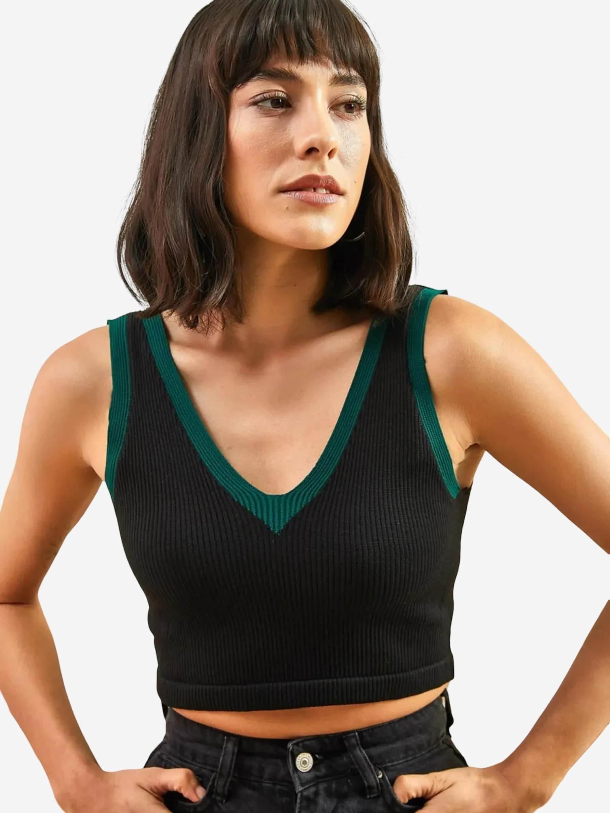 

Bianco Lucci Вязаный топ черного цвета