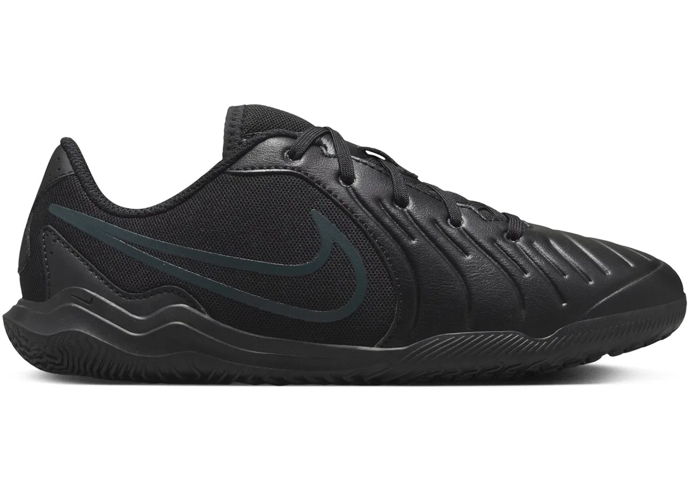 Детские бутсы Nike Tiempo Legend 10 Club IC, Black/Deep Jungle/Black