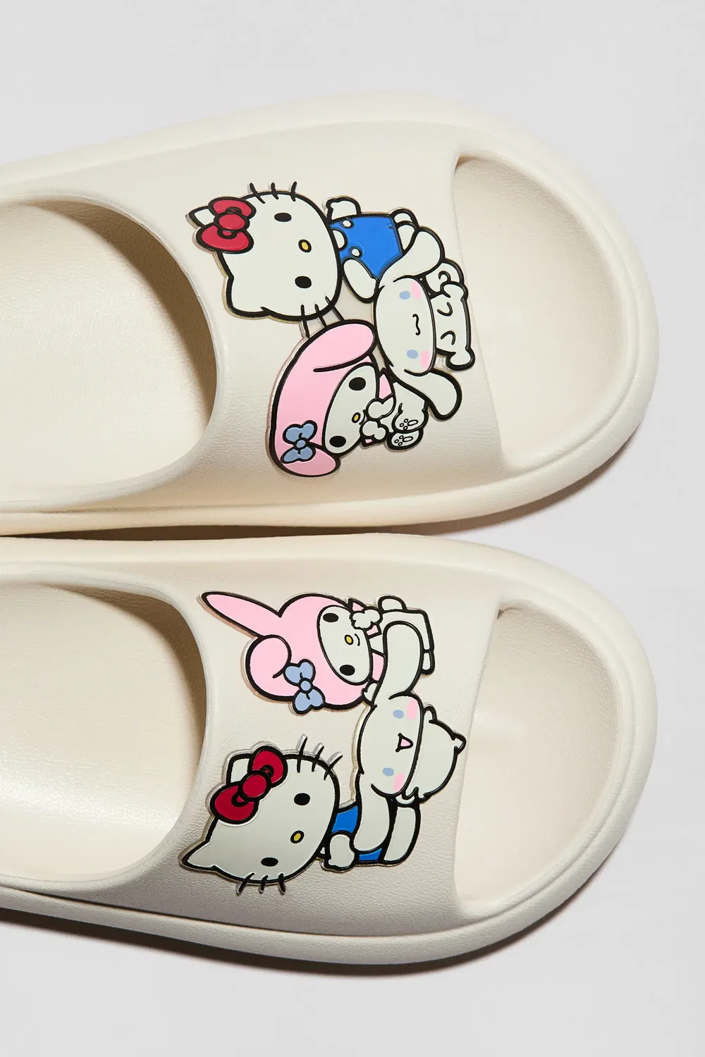 Детские сандалии бассейновые с принтом Hello Kitty H&M, Cream/Hello Kitty — фото 2