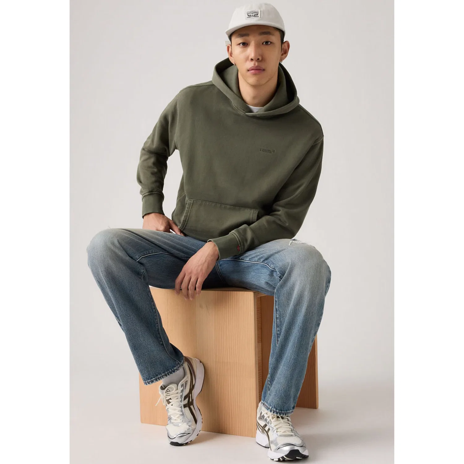 Мужской худи свободного кроя с логотипом Levi's, Garment Dye Kambaba — фото 4