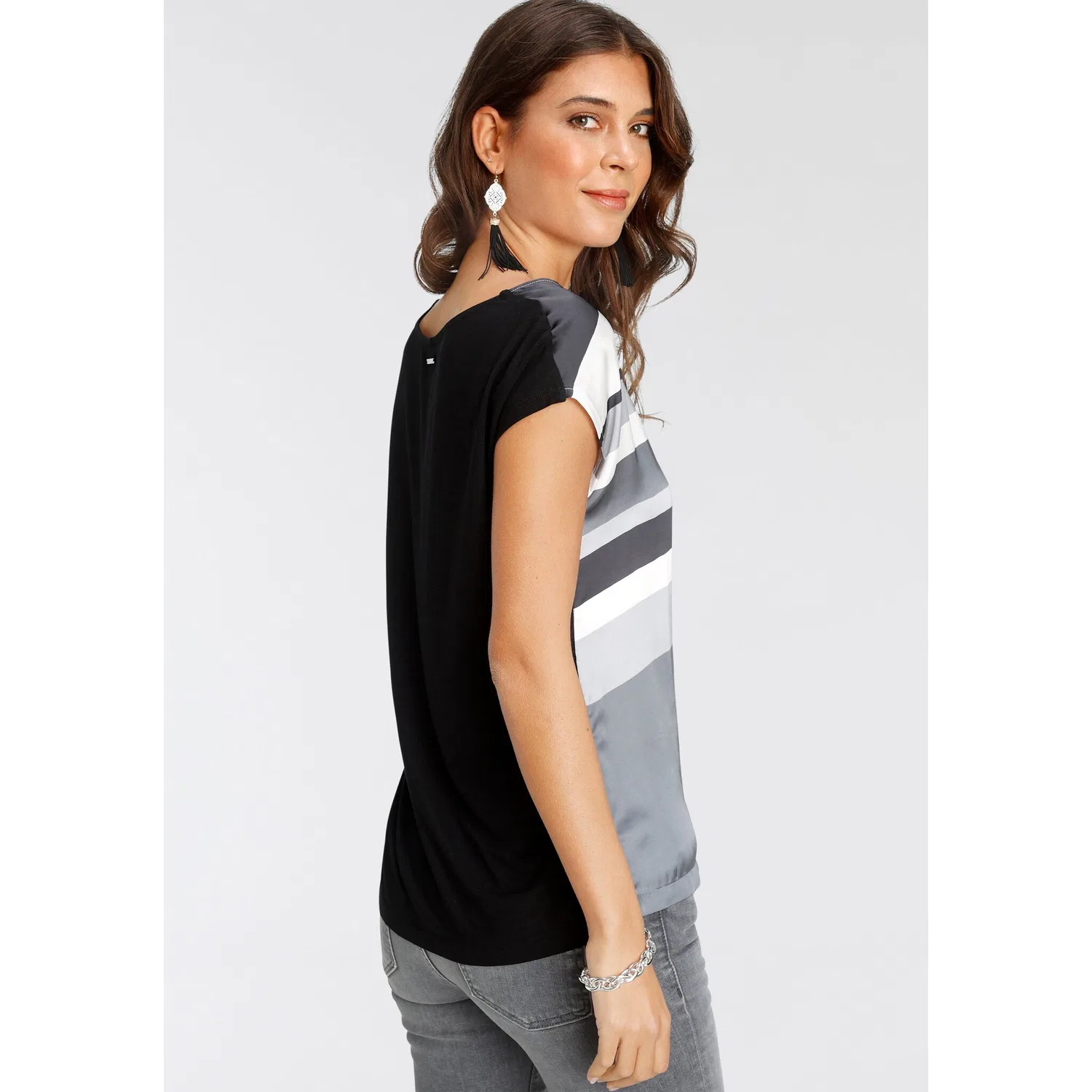 Женский блузка-топ в полоску Laura Scott, Black/Gray Striped — фото 2