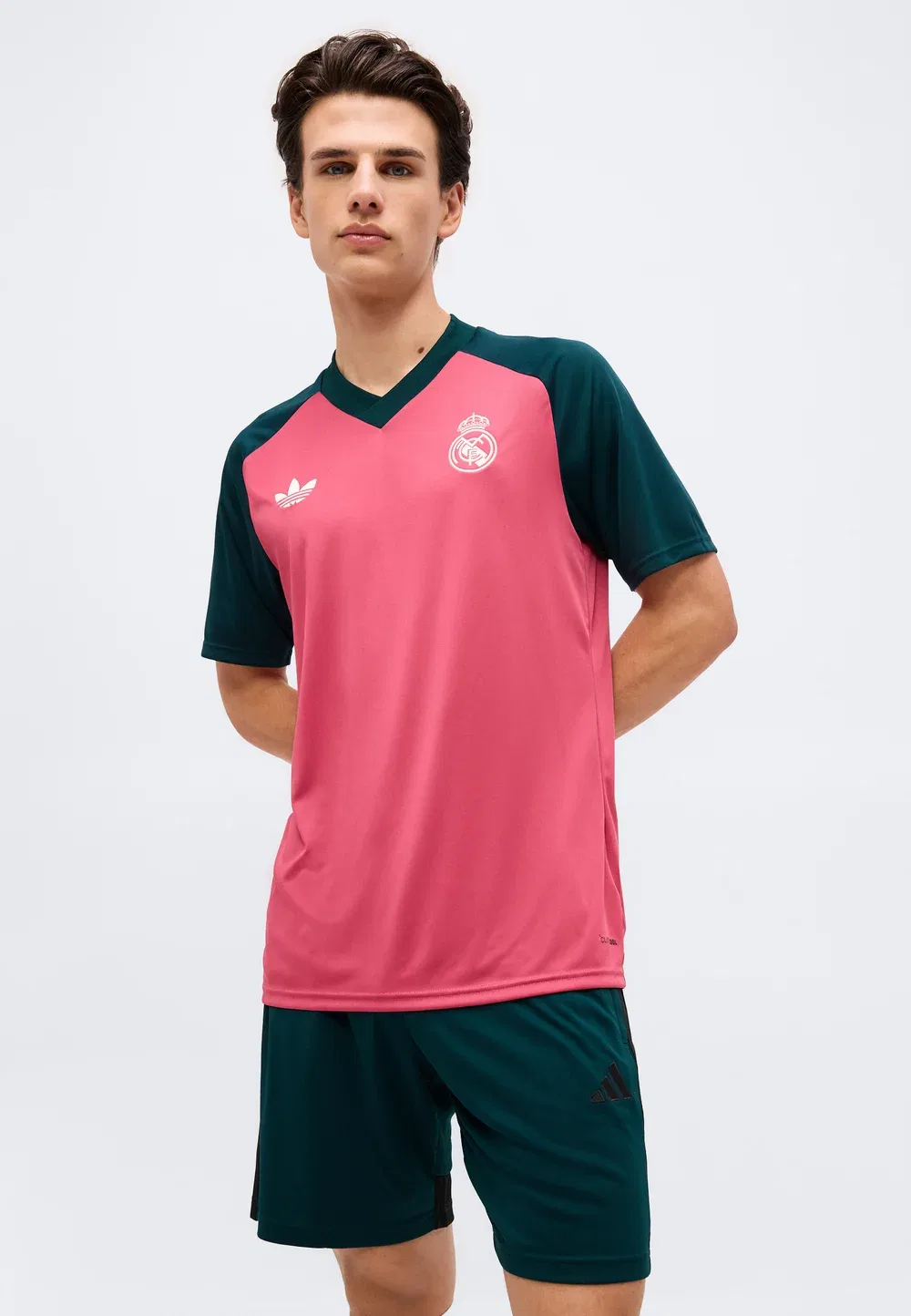 Предматчевая форма «Реал Мадрид» 26/27 - клубная форма Adidas Originals, Wild Pink/Aurora Ivy — фото 4