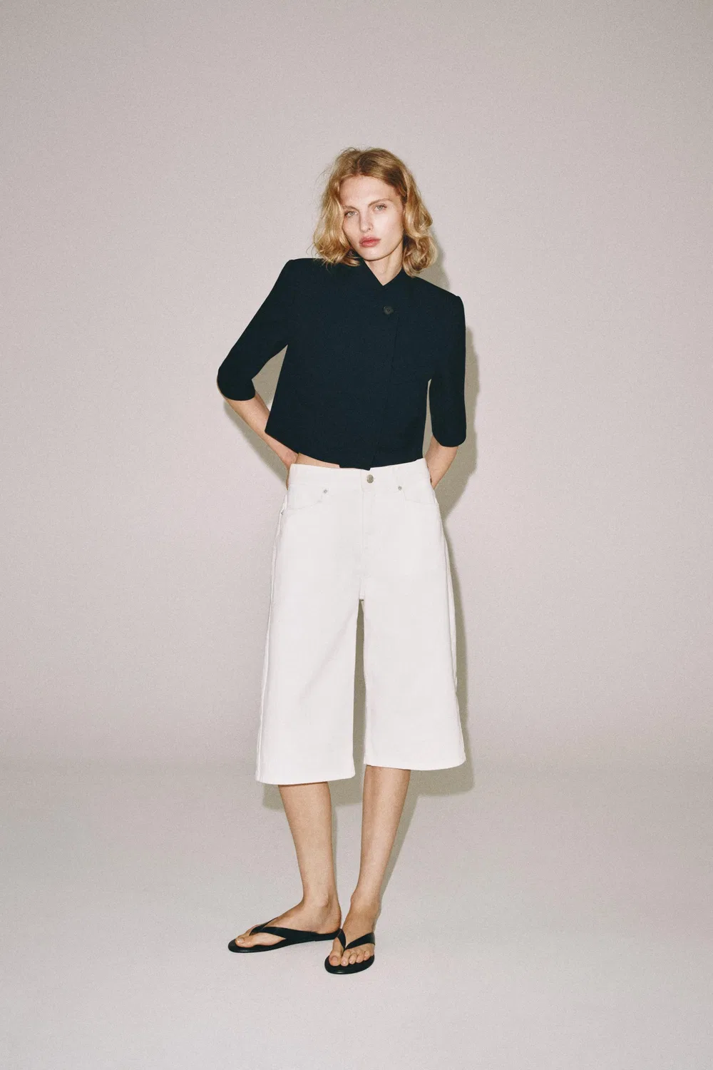 Укороченный блейзер с коротким рукавом из коллекции ZW. ZARA, Navy blue