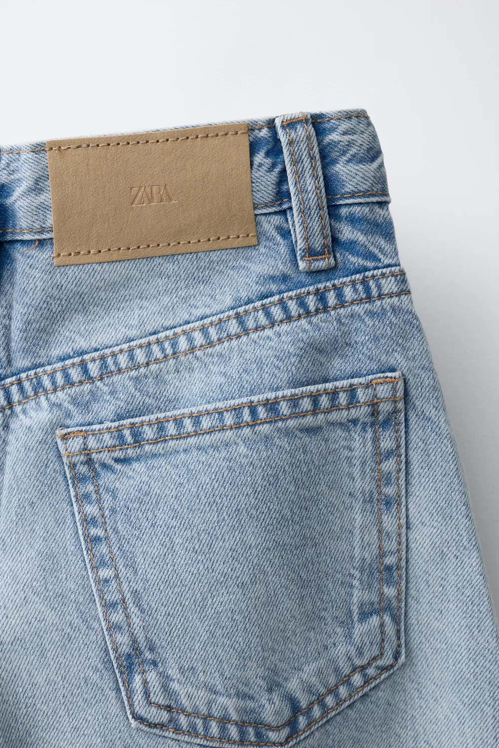 Джинсы с бриллиантовой отделкой и стразами ZARA, Light Blue — фото 4