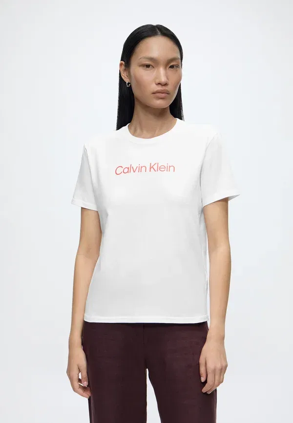 Обычная футболка для поездок на работу - футболка с принтом Calvin Klein, белый