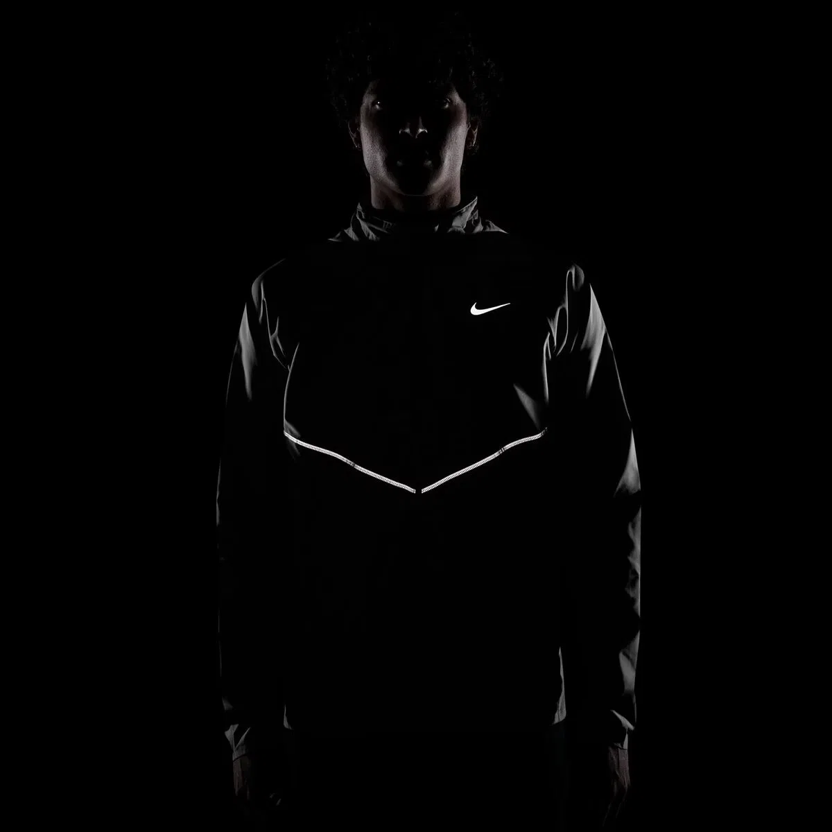 Мужская куртка из переработанного полиэстера Nike, Black/Black/Reflective Silver — фото 2