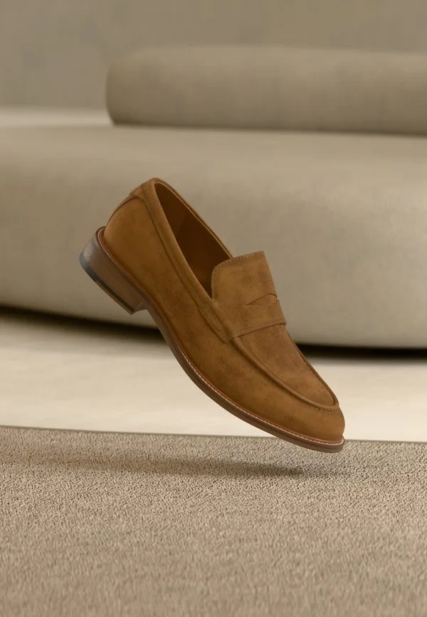 Кожаные стильные слипоны Pier One, Cognac