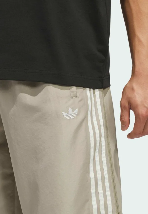 Спортивные штаны Adidas Originals, Cargo — фото 4