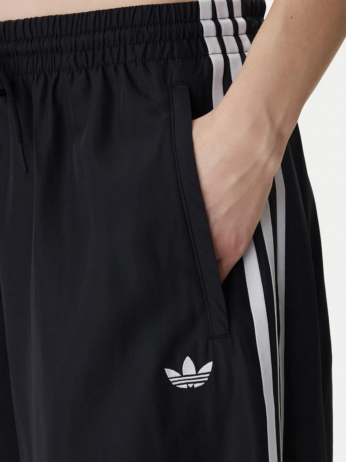 Женские спортивные штаны стандартного кроя Firebird Adilenium Adidas, черный — фото 4
