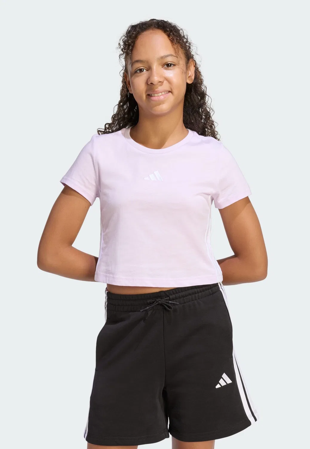 Спортивная футболка Adidas Sportswear Performance Shirt Essentials пастельно-фиолетового цвета — фото 2