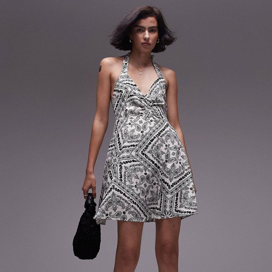 

Платье Topshop Mini With Halter Neckline In Bandana Style Pattern, черный/белый