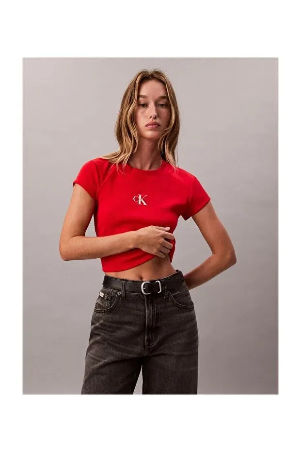 Женская футболка с принтом A-monogram baby tee Calvin Klein, Adrenaline Rush — фото 3