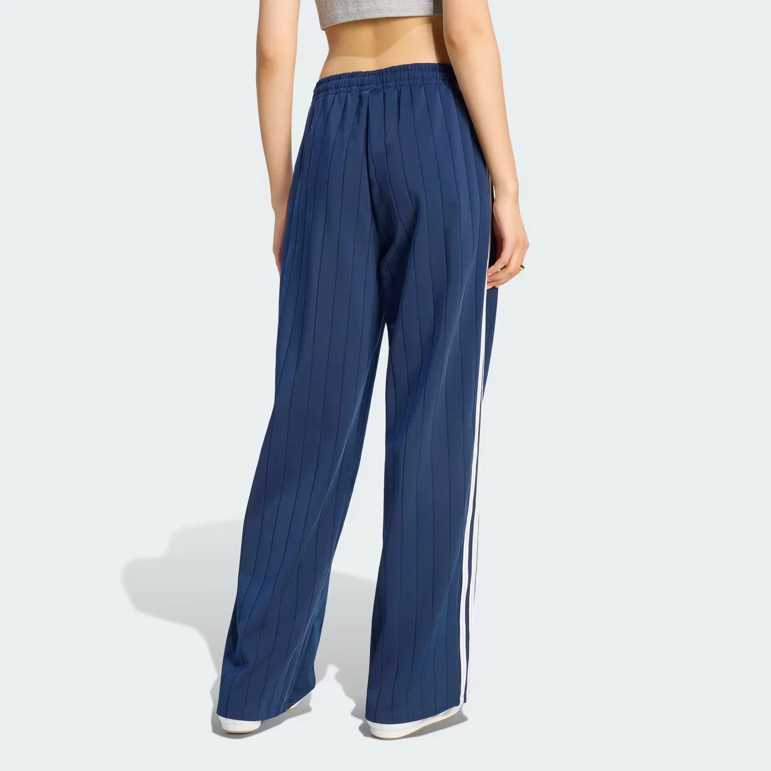 Женские спортивные брюки свободного кроя Pinstripe Firebird Loose Trackpant Adidas Originals, Night Indigo/White/Grey Two — фото 2