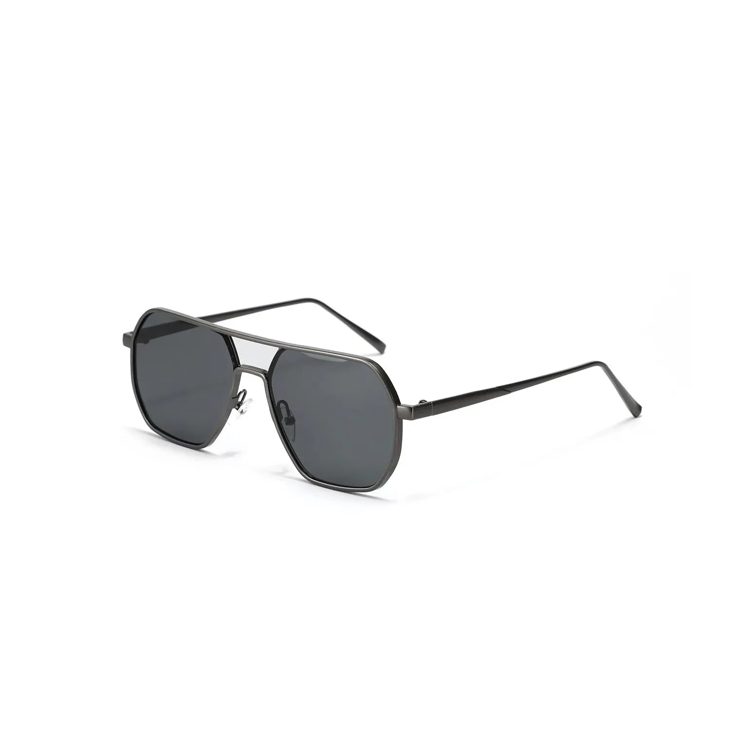 EZContacts Gains Recognition for Polarized Eyewear Selection