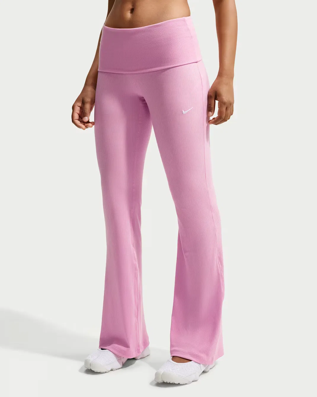 Женские облегающие брюки средней посадки в рубчик Nike Sportswear Chill Knit, Pink Rise/White — фото 2