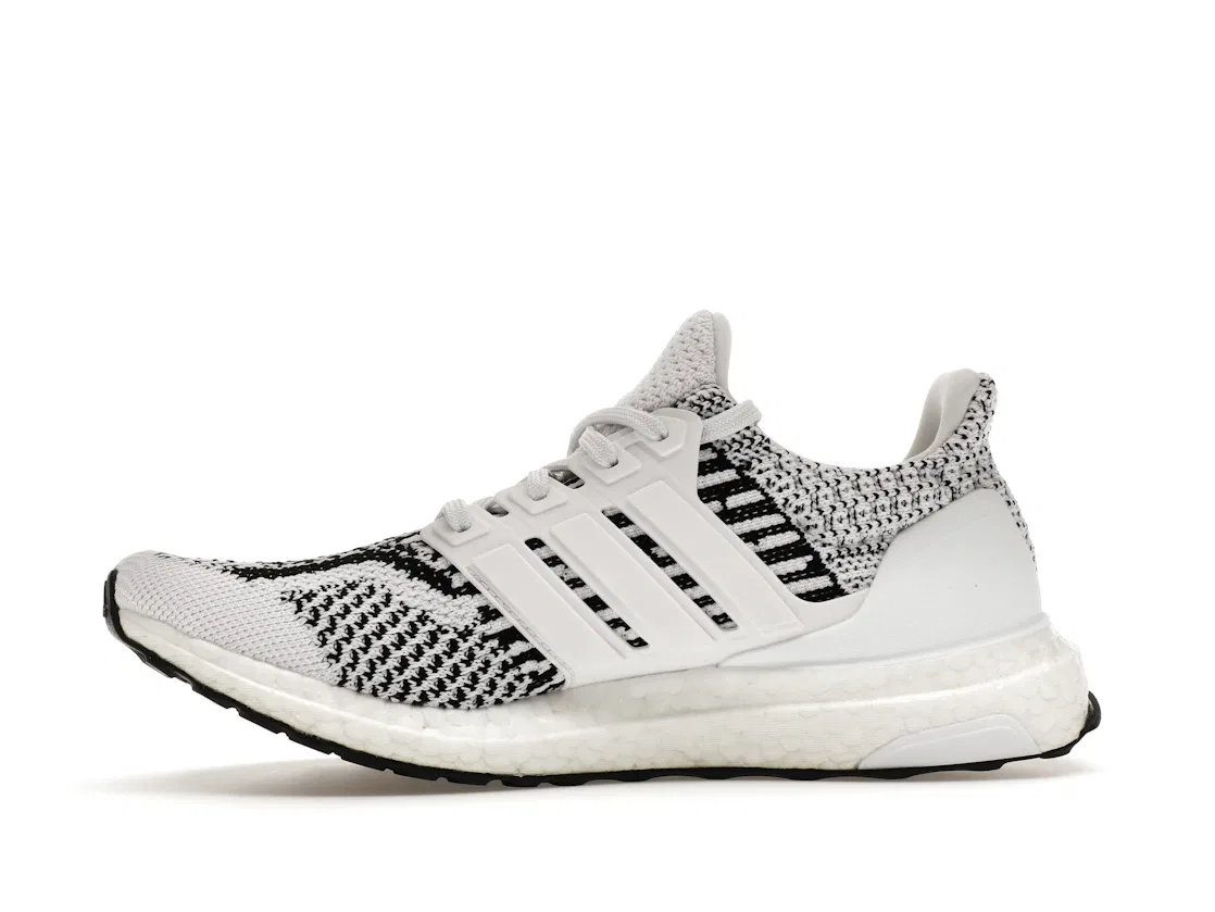 Детские кроссовки с технологией Primeblue Adidas Ultra Boost 5.0 DNA, Cloud White Cloud White Core Black — фото 3