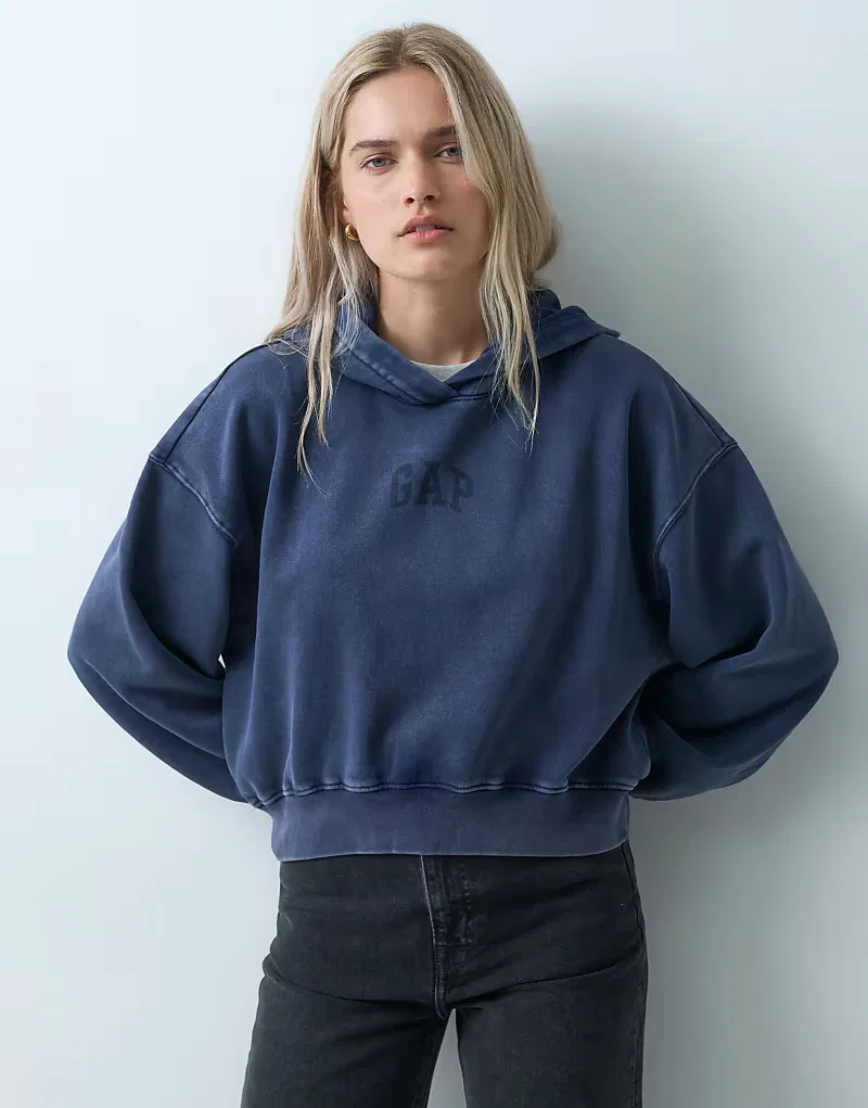 Укороченная толстовка GAP с логотипом на груди, темно-синий — фото 2