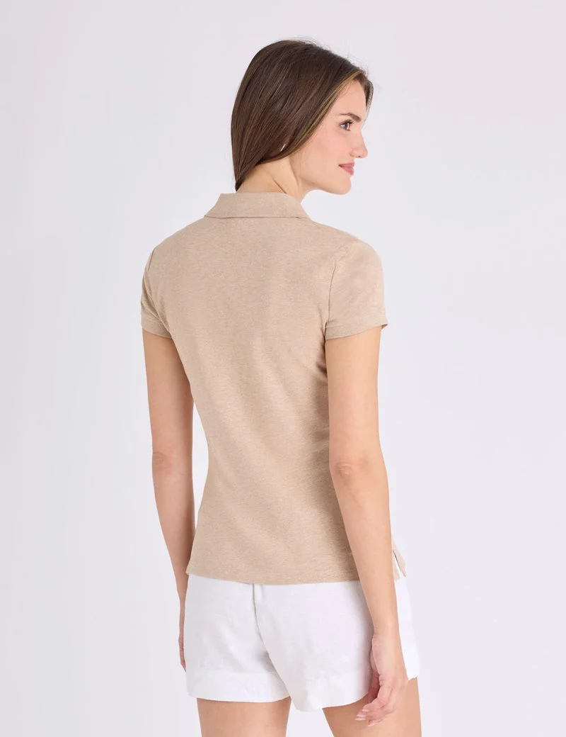 Женская футболка-поло U.S. Polo Assn. Ruffle Trim Slub Jersey, светло-бежевый — фото 2