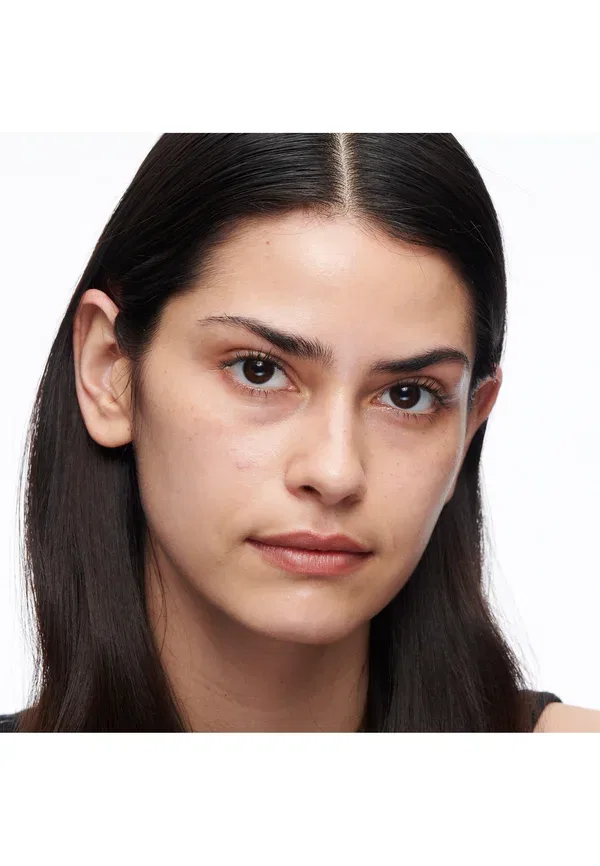 Консилер для лица и под глазами Studio Radiance 24hr Luminous Lift Concealer Mini Mac, nc25, 1.8 мл, цвет nc25 — фото 3