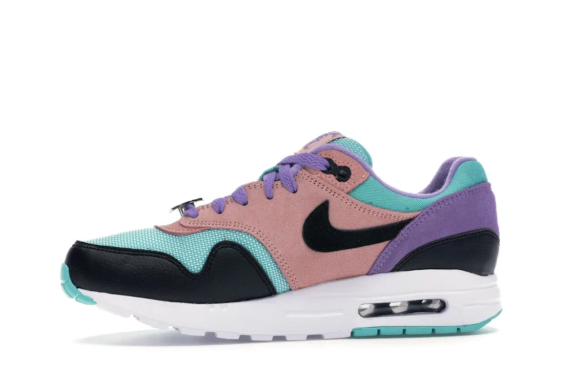 Детские кроссовки с ярким дизайном Nike Air Max 1, Black/White-Space Purple-Bleached Coral — фото 3