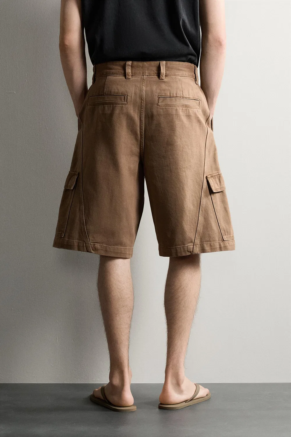 Свободные шорты-бермуды в стиле карго с декоративными швами. ZARA, Brown — фото 3
