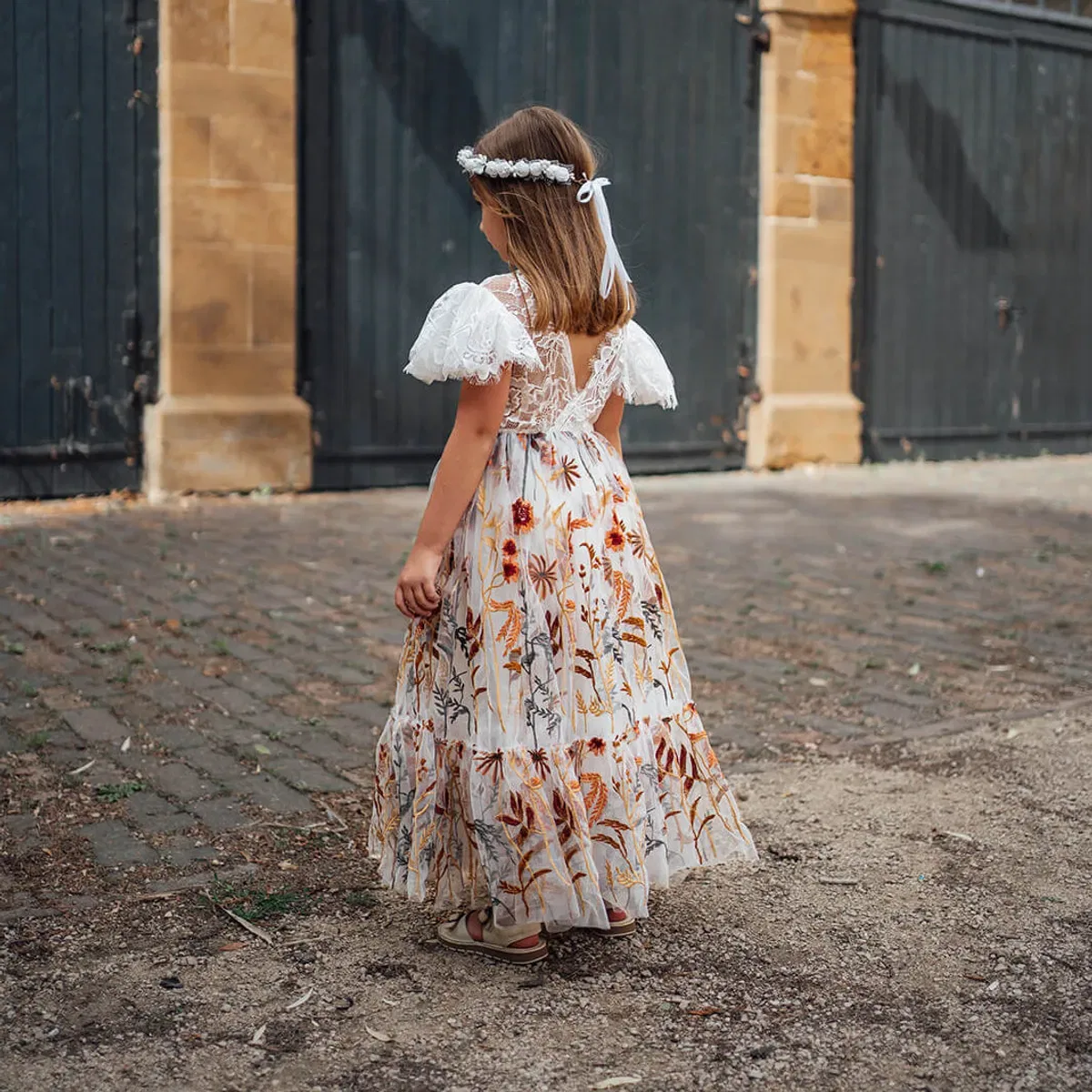 Детское платье для девочек из кружева шантильи Enchanted Snow Butterfly Dress Uk Flower Girl Boutique, White — фото 3