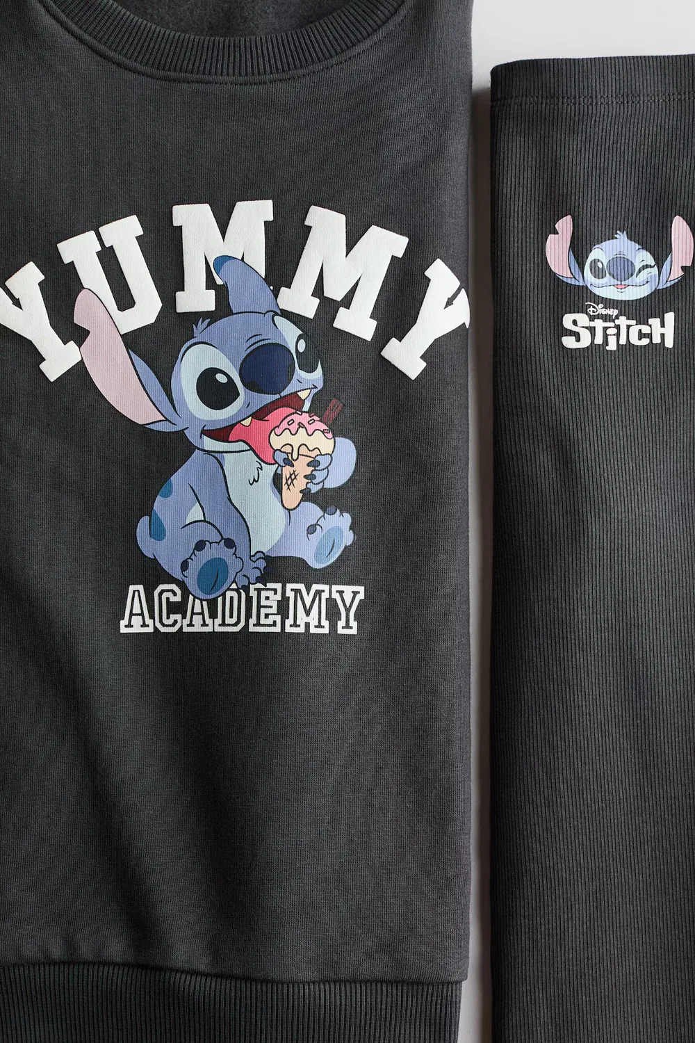 Костюм-Двойка с узорчатым принтом H&M, Dunkelgrau/Lilo & Stitch — фото 2