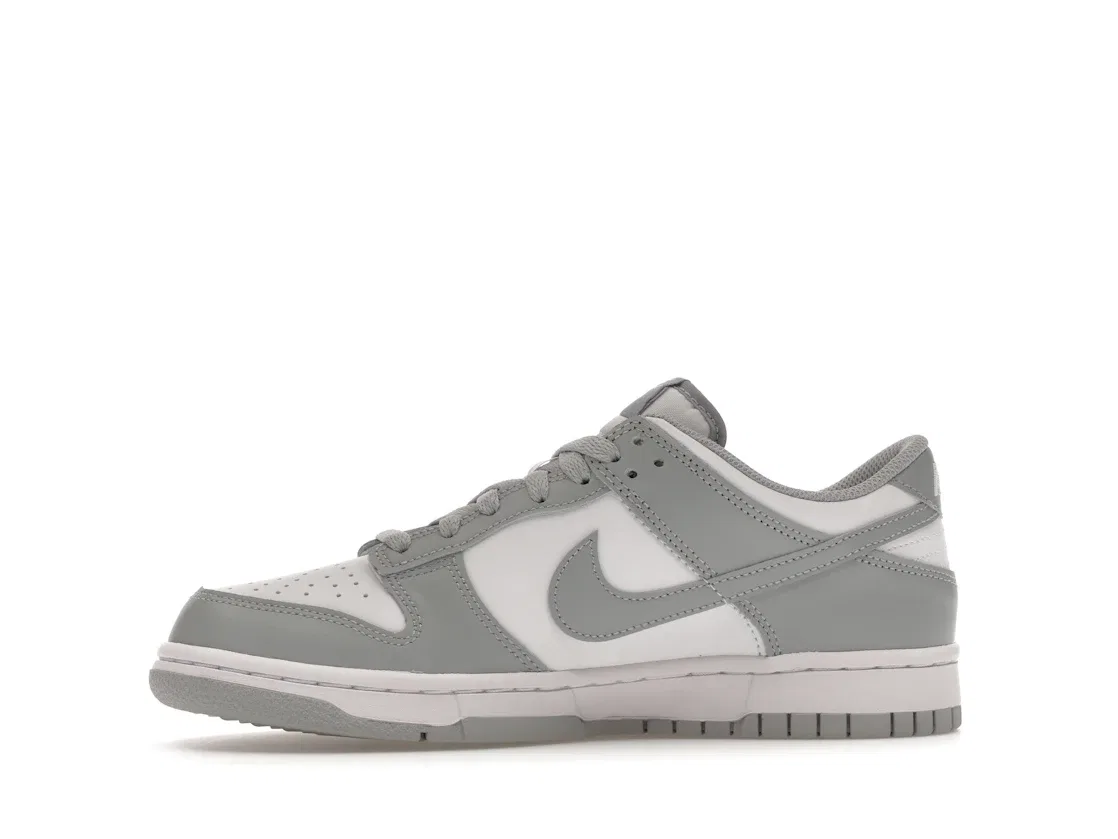 Детские кроссовки Lifestyle с замшей Nike Nike Dunk Low, White/White/Light Smoke Grey — фото 3
