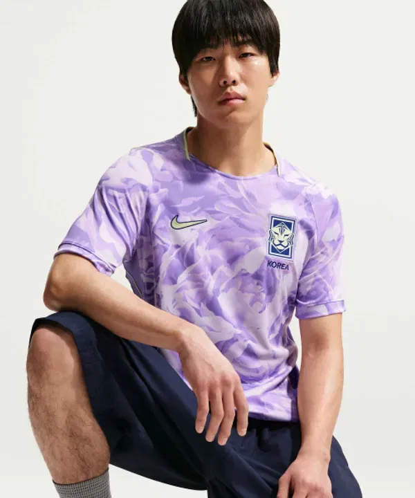 Футбольная реплика джерси Nike 2026 Stadium Away, m, Space Purple/Amethyst Tint/Global Blue/Light Liquid Lime — фото 3