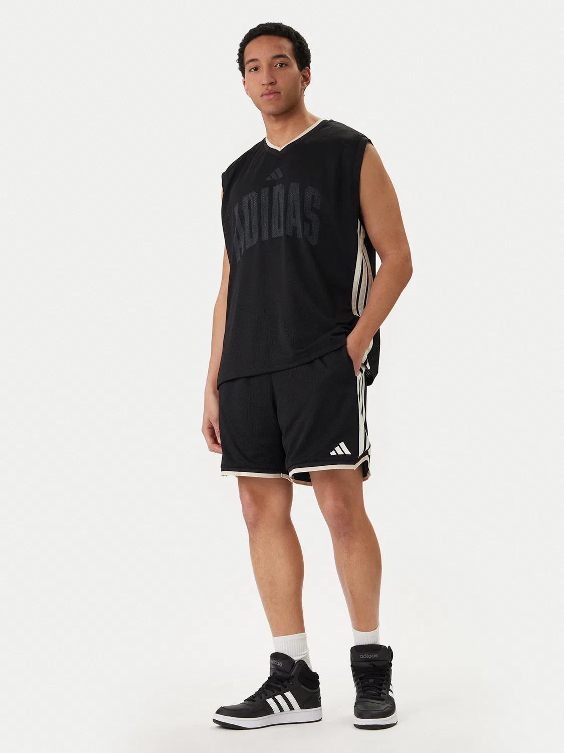 Мужские спортивные шорты стандартного кроя Stadium Adidas, черный — фото 2