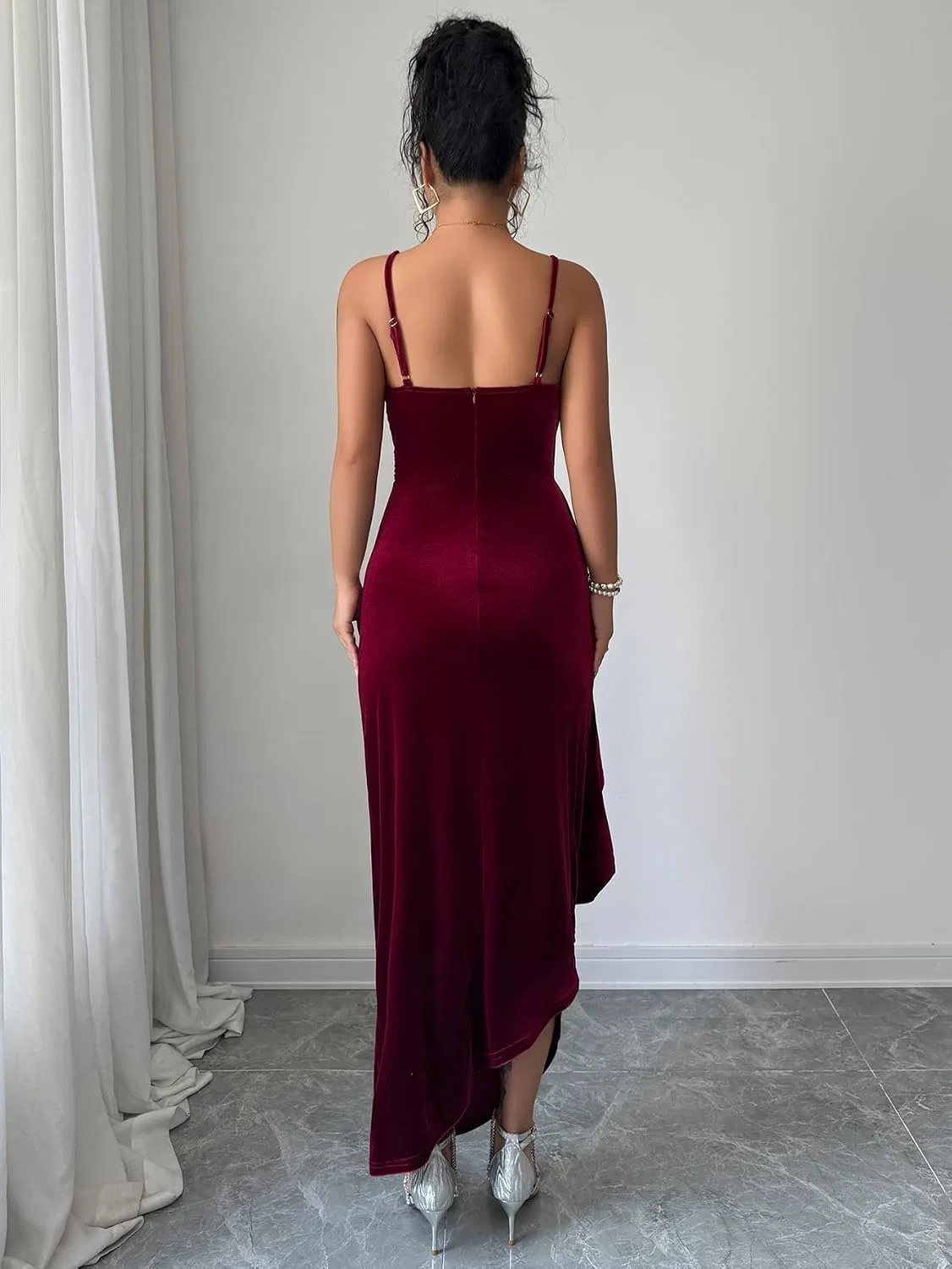 Женское облегающее платье на тонких бретелях с открытой спиной, Wine Red — фото 4