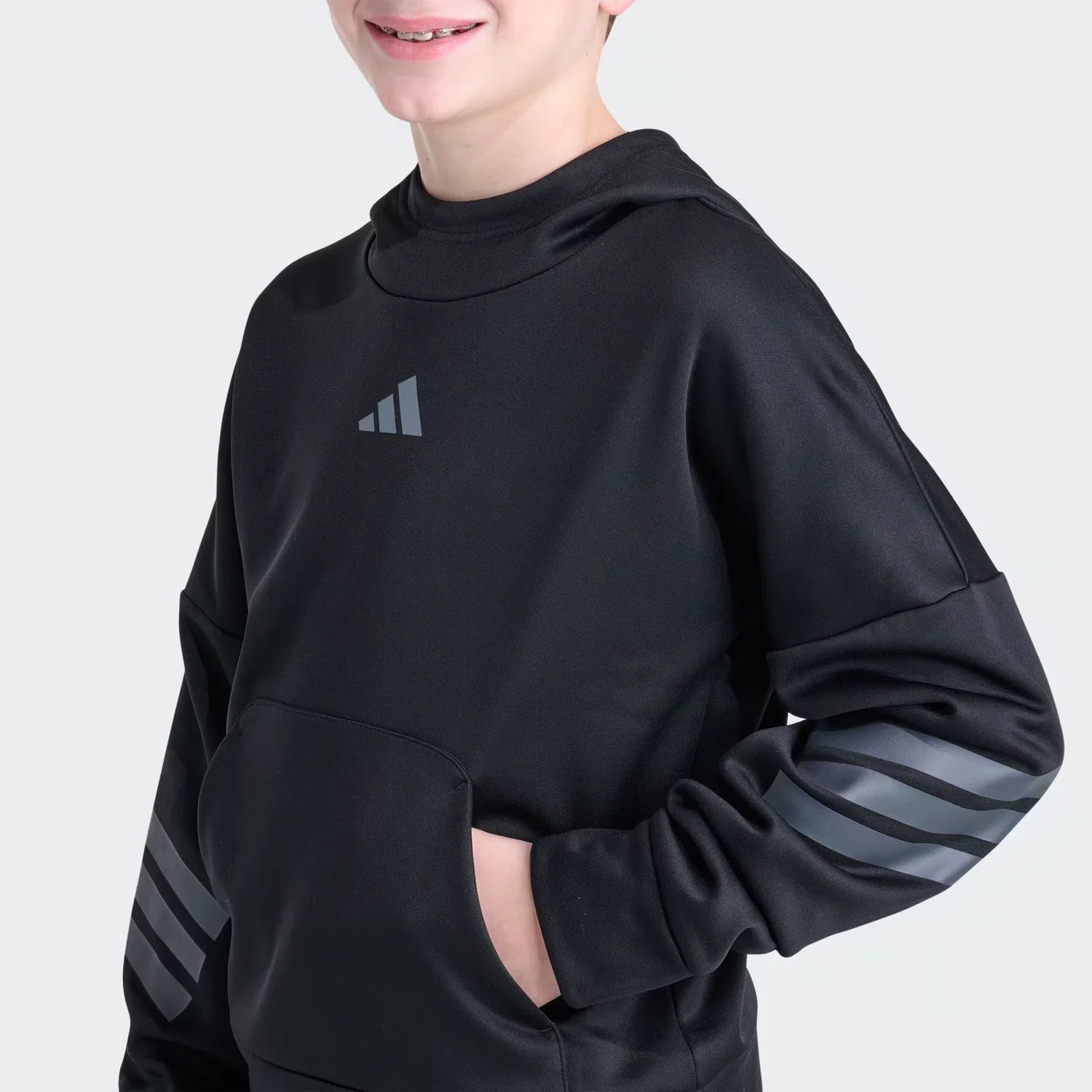 Детская толстовка с капюшоном из флиса Future Icons Adidas Sportswear, черный — фото 4