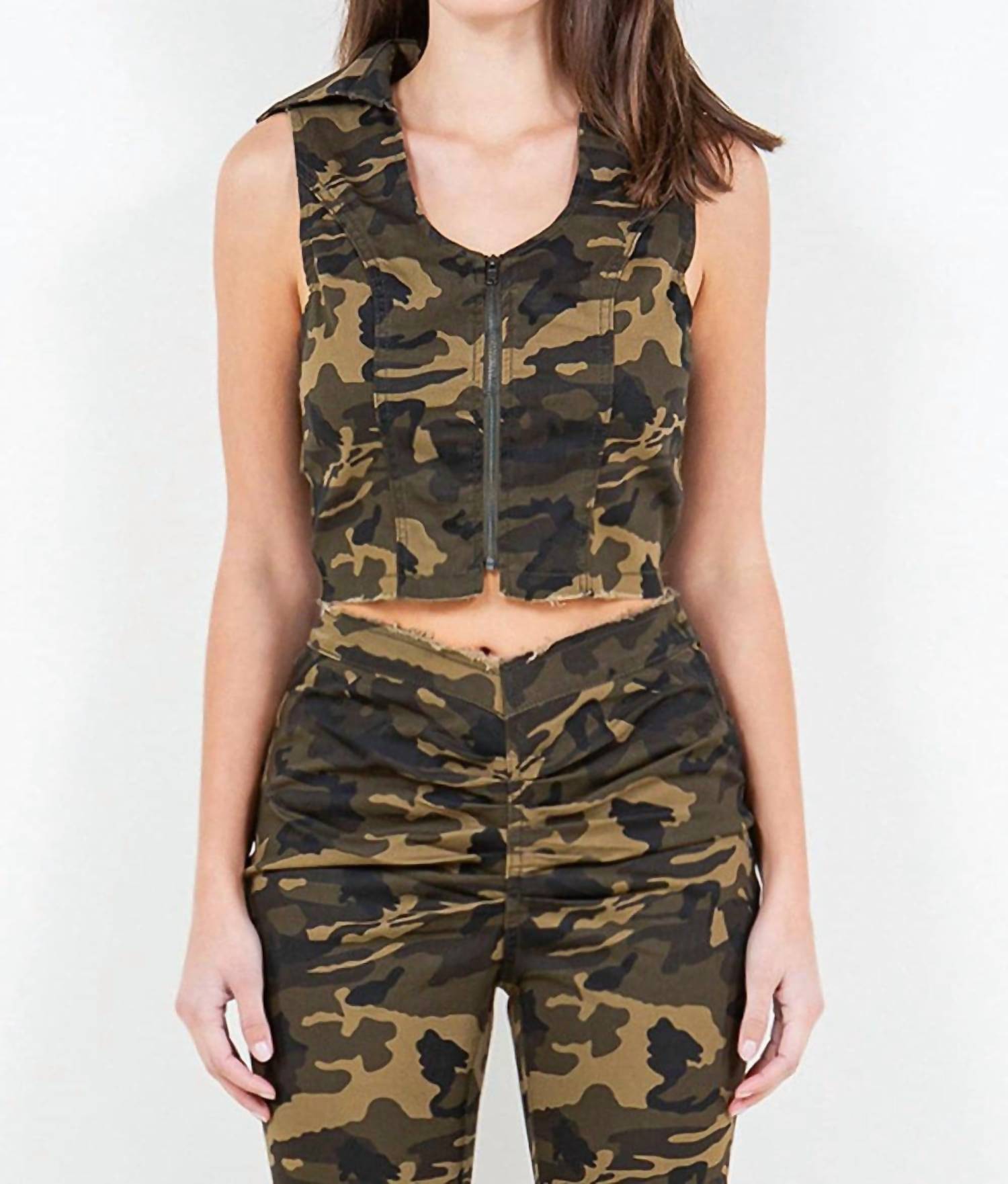 

Укороченный джинсовый жилет на молнии в цвете Olive Camo American Bazi