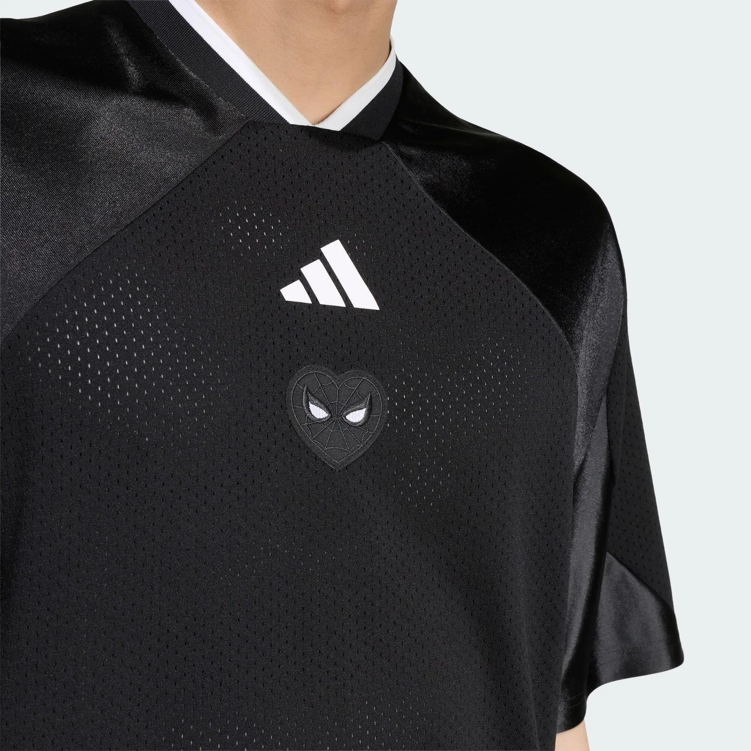 Мужская футболка с сетчатым материалом adidas Marvel Spider-Man Mesh Shirt, Schwarz — фото 4