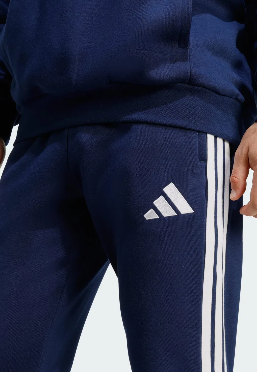 Спортивные брюки Adidas Performance Tapered Workout Pants Tiro26 League темно-синего цвета — фото 4