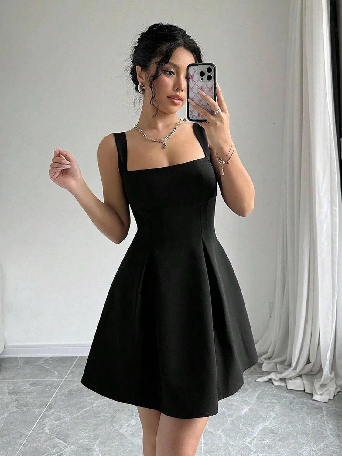 Женское повседневное мини-платье с открытой спиной A-line, Black — фото 2