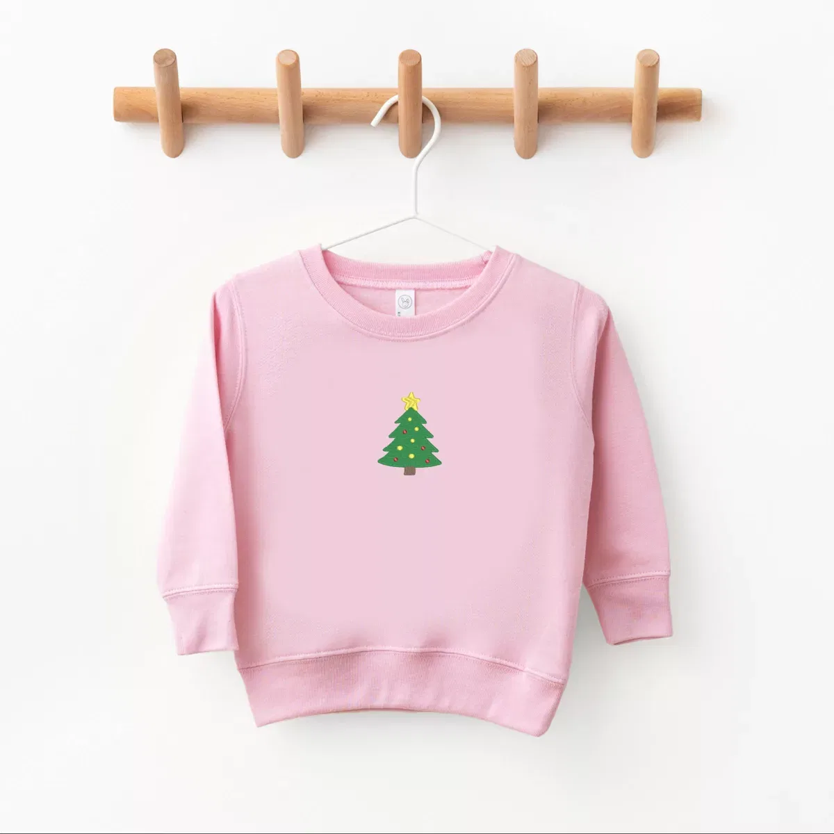 Детский свитшот для девочек с вышивкой Embroidered Christmas Tree With Ornaments The Juniper Shop, Red — фото 2