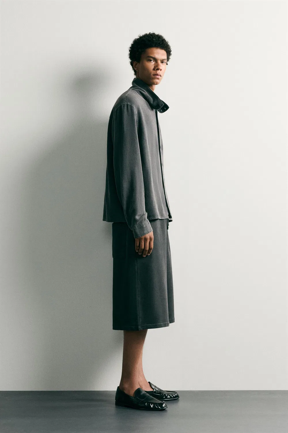 Рубашка свободного кроя с эффектом винтажной стирки. ZARA, Anthracite grey — фото 4