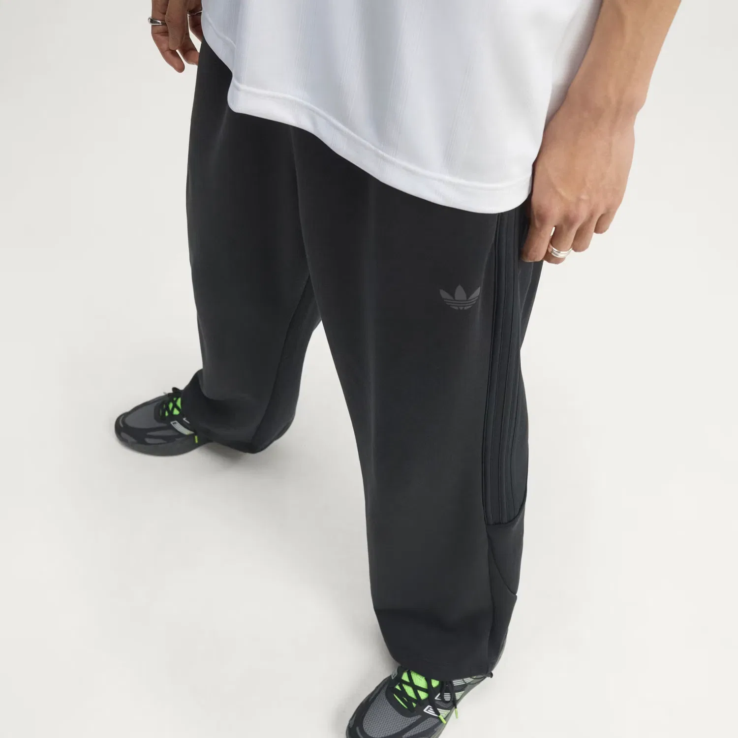 Мужские брюки с открытым низом Spacer Teamgeist 26 Cutline Open Hem Adidas Originals, черный