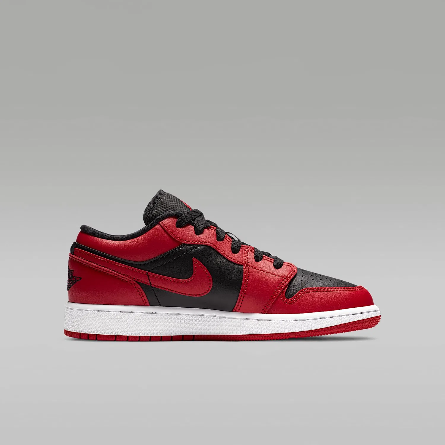 Детские кроссовки для мальчиков баскетбольные Air Jordan 1 Low (GS) NIKE, Gym Red Black White — фото 3