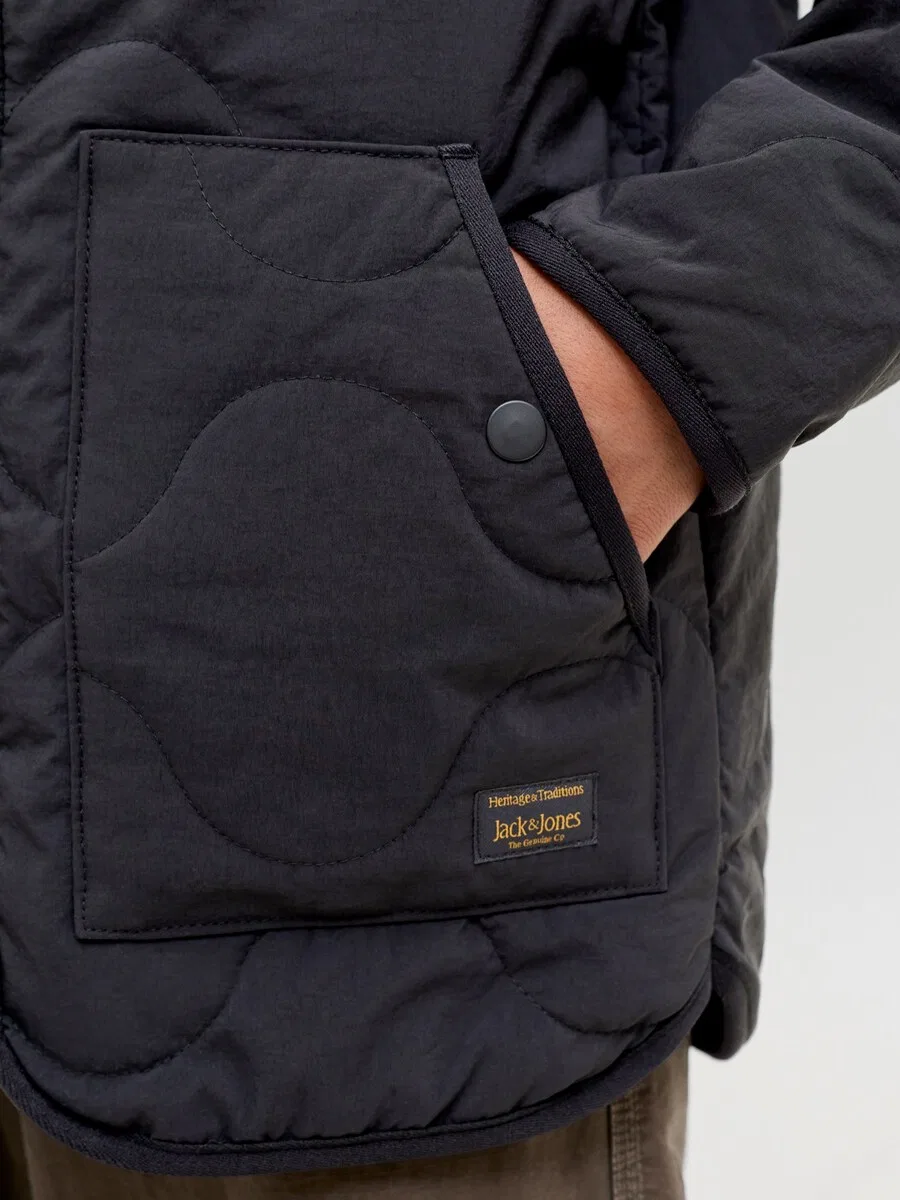 Детская межсезонная куртка Jack & Jones Junior 'JJAXEL LINER' черного цвета — фото 3