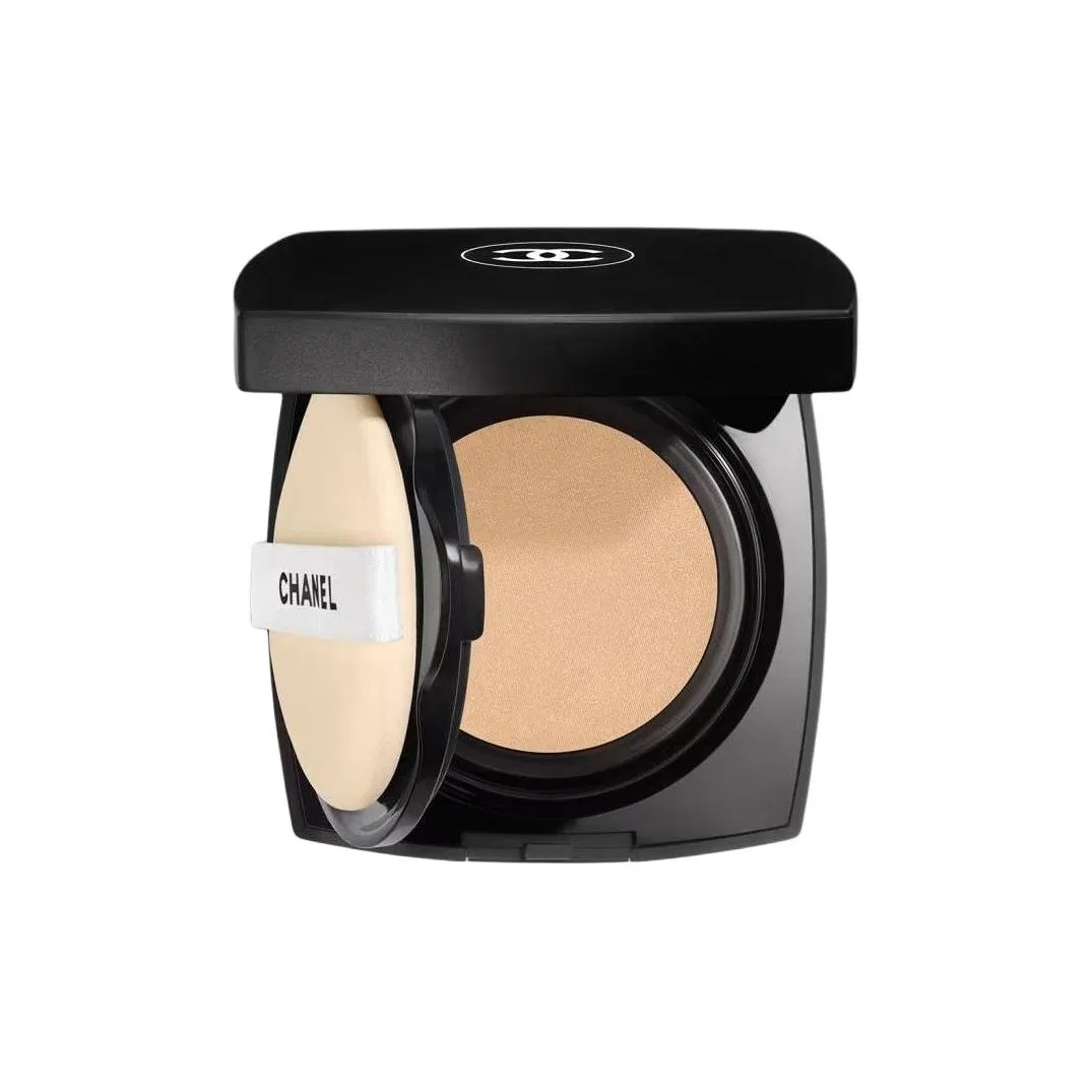 Женская тональная основа-подушечка с осветляющим эффектом, модель Soft Lighting Foundation Cushion, CHANEL, #B20-Suitable for Natural Skin