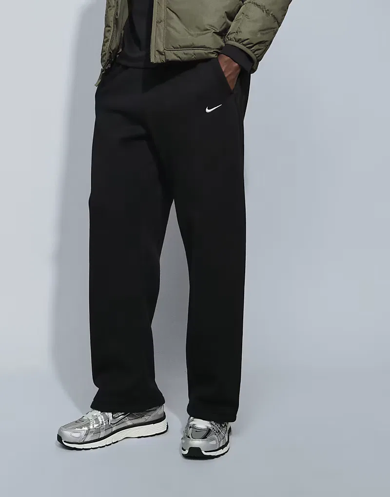 Спортивные брюки Nike Solo Fleece прямого кроя с эластичными вставками, черный