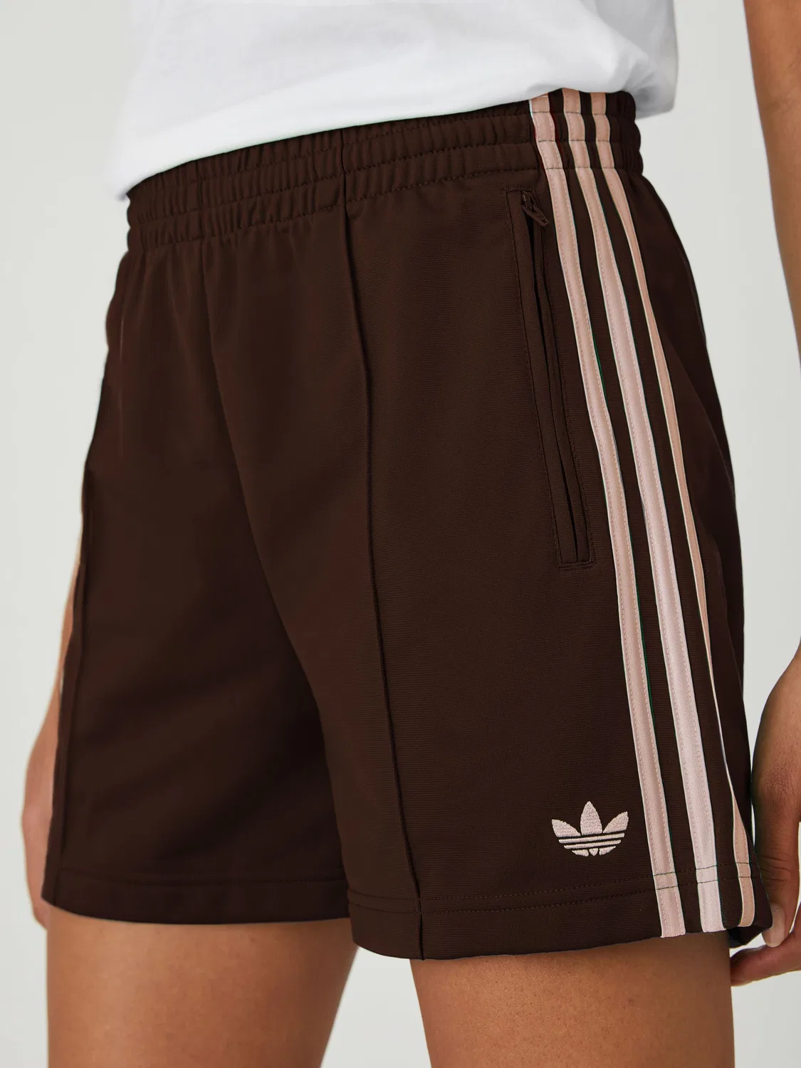 Шорты Firebird, adidas Originals, коричневый/розовый