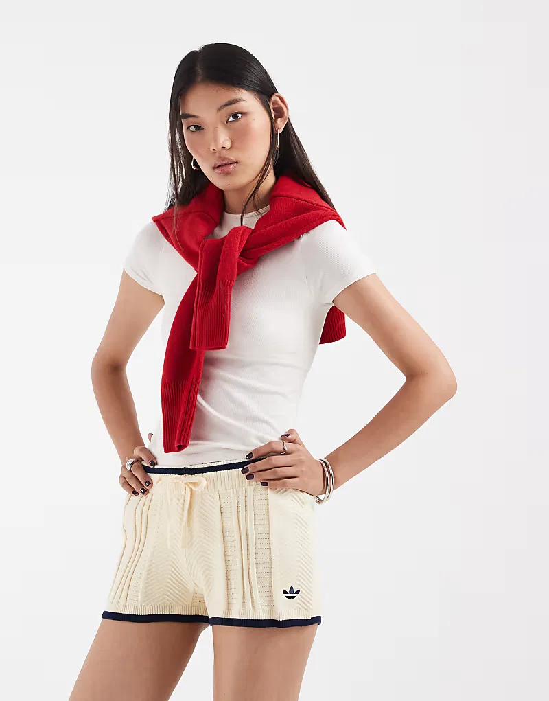 Шорты Adidas Originals крупной вязки теплого ванильного