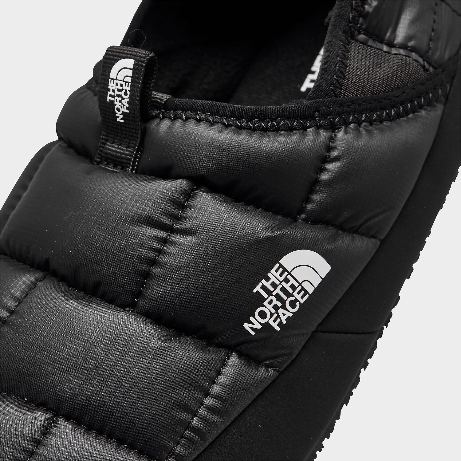 Маленькие детские тапочки The North Face Thermoball Traction Mule II, черный — фото 4
