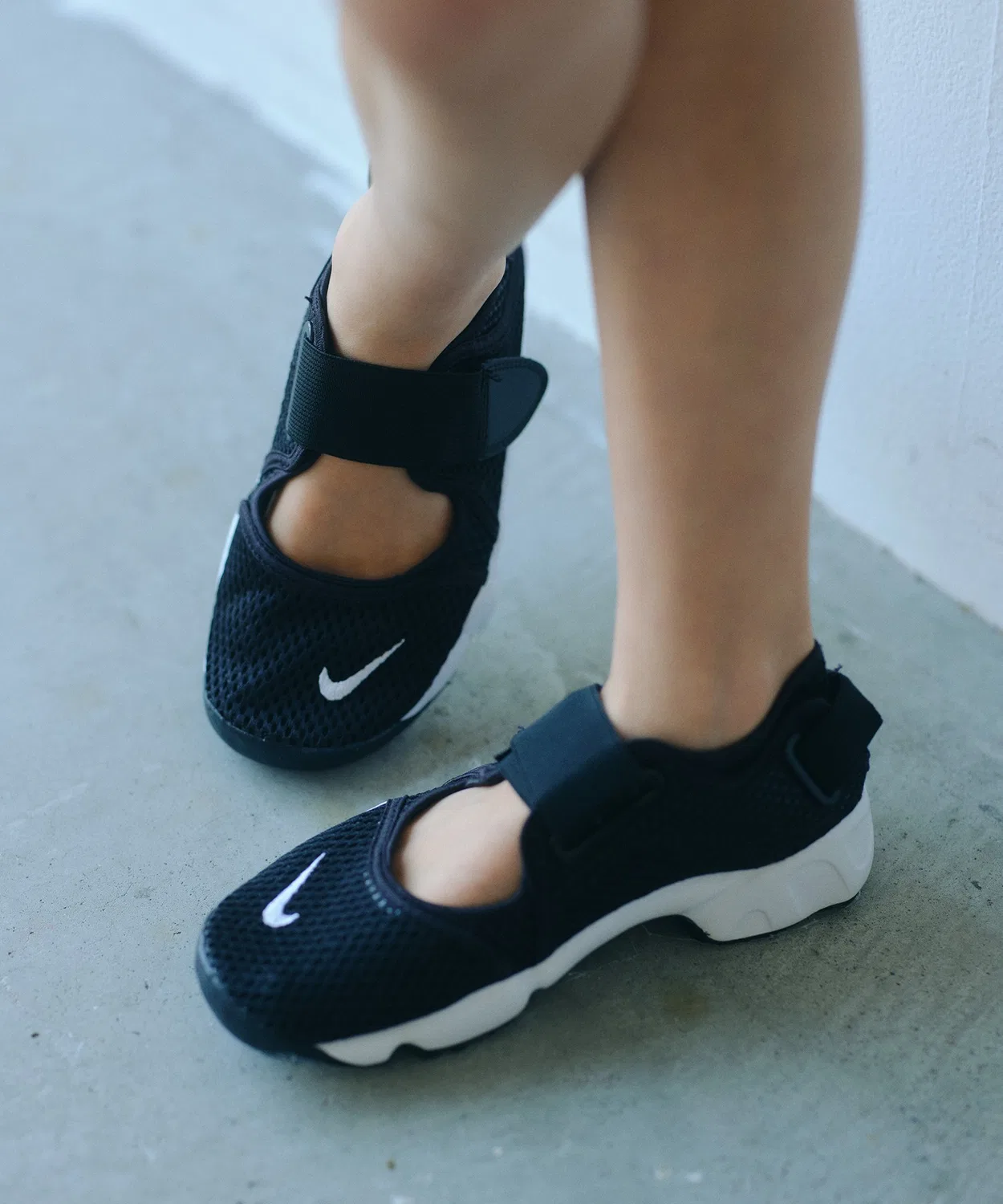 Детские кроссовки без шнурков с брендовым логотипом NIKE Lift, Черный