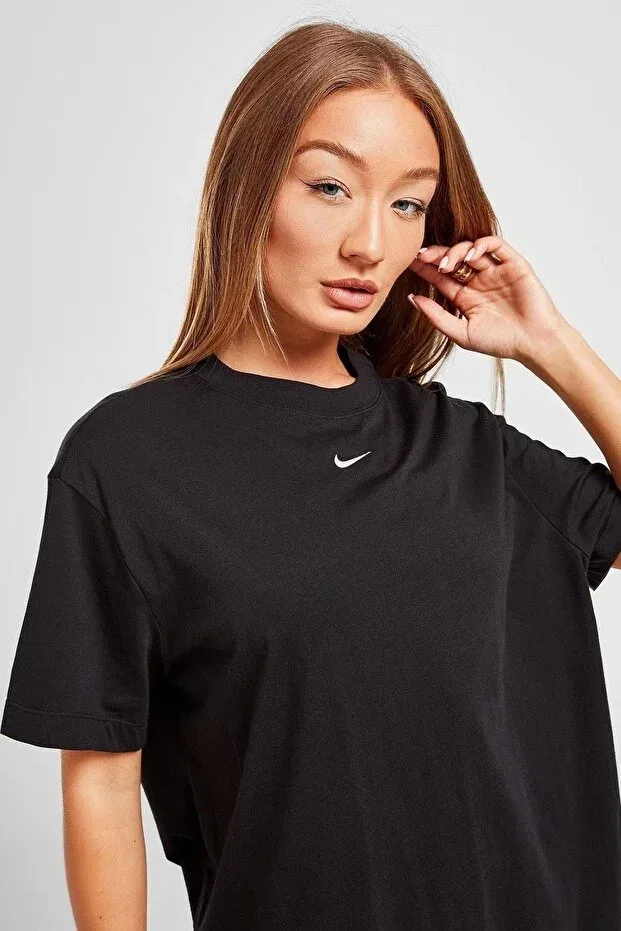 Женская футболка с вышивкой Sportswear Oversized T-Shirt Unisex Black T-Shirt with Embroidery Swoos Nike, Black — фото 4
